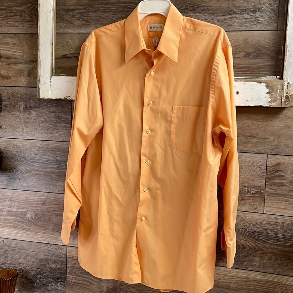 Van Heusen, men’s long sleeve, dress shirt, size 16 1/2 neck 32/33, Peach